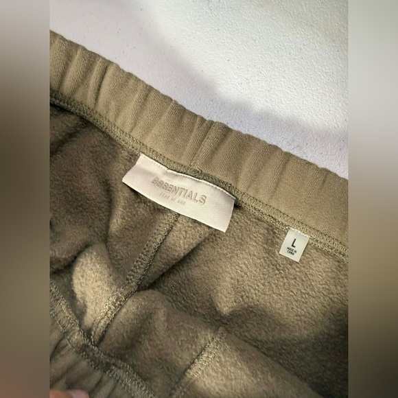 Fear of God Essentials FW22 Relaxed Sweatpant Smoke Used Sz L - Picture 3 of 11